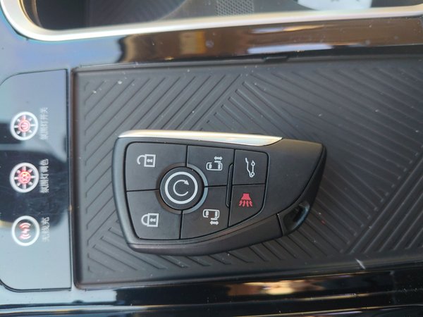 Buick GL8 2025, 10100 км, за 34425 USD - фото 9