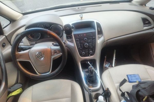 Buick GT 2013, 148700 км, за 2314 USD - фото 9