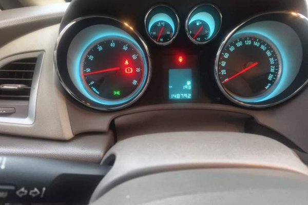 Buick GT 2013, 148700 км, за 2314 USD - фото 12