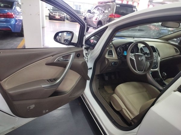 Buick GT 2013, 124700 км, за 4017 USD - фото 19