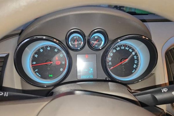 Buick GT 2013, 82300 км, за 2556 USD - фото 12