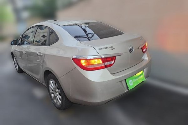Buick GT 2013, 82300 км, за 2556 USD