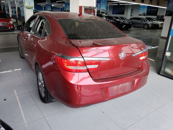 Buick GT 2013, 105700 км, за 3639 USD
