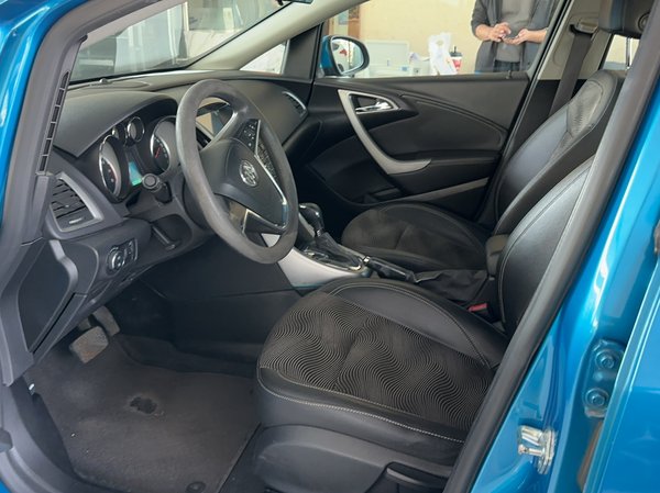 Buick GT 2014, 128500 км, за 4480 USD - фото 7