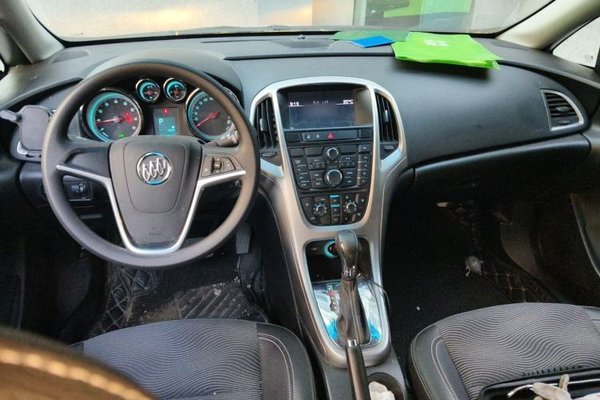 Buick GT 2014, 57600 км, за 3087 USD - фото 9