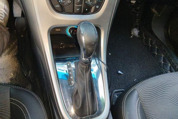 Buick GT 2014, 57600 км, за 3087 USD - фото 14