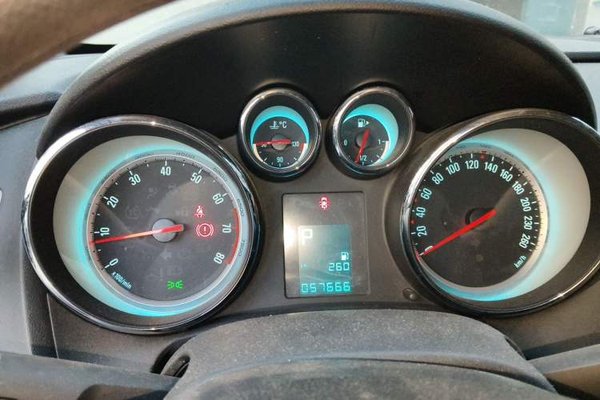 Buick GT 2014, 57600 км, за 3087 USD - фото 11