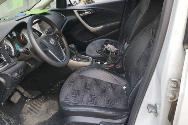 Buick GT 2014, 57600 км, за 3087 USD - фото 15