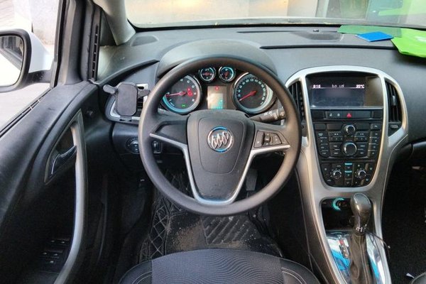 Buick GT 2014, 57600 км, за 3087 USD - фото 10