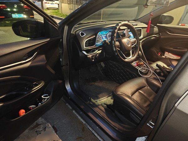 Buick GT 2015, 60400 км, за 3812 USD - фото 17