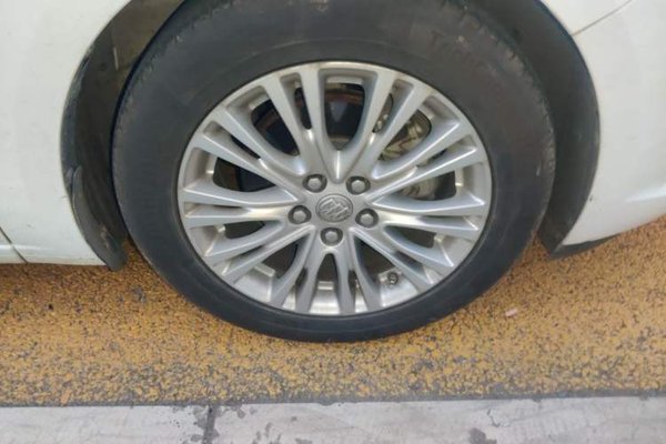 Buick GT 2015, 87000 км, за 3751 USD