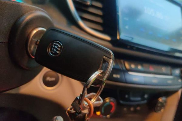 Buick GT 2015, 87000 км, за 3751 USD