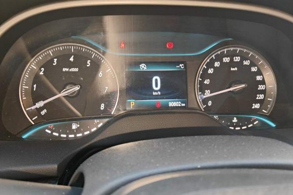 Buick GT 2015, 90600 км, за 3946 USD - фото 12