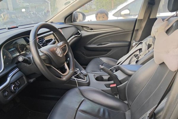 Buick GT 2015, 90600 км, за 3946 USD - фото 16