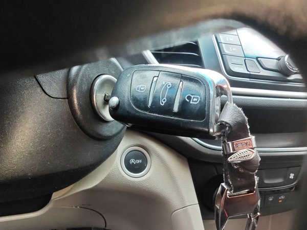 Buick GT 2015, 91700 км, за 5486 USD - фото 12