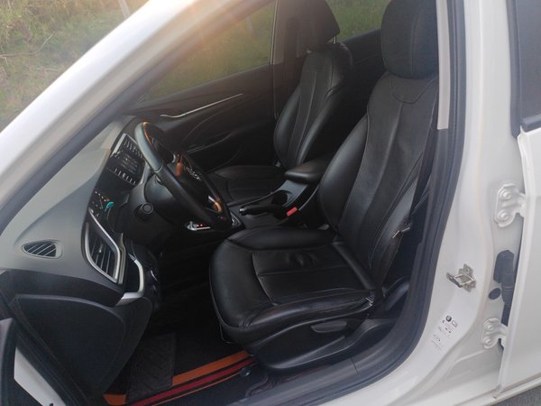 Buick GT 2015, 81300 км, за 5672 USD - фото 12