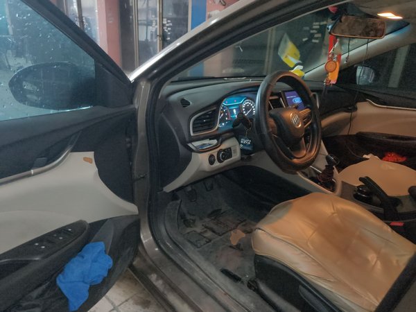 Buick GT 2016, 92800 км, за 3436 USD - фото 17