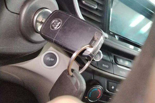 Buick GT 2016, 67700 км, за 5473 USD - фото 12