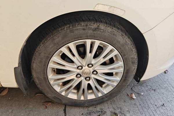 Buick GT 2017, 48100 км, за 5848 USD - фото 12