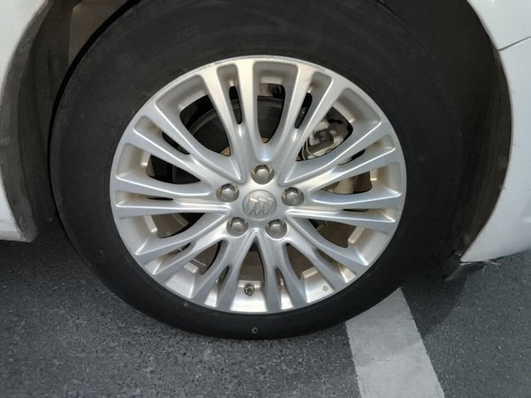 Buick GT 2017, 61100 км, за 5107 USD - фото 8