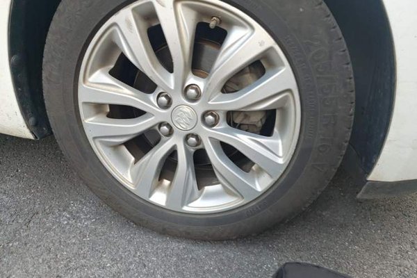 Buick GT 2018, 100100 км, за 4034 USD - фото 8