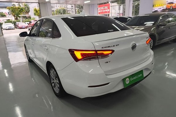 Buick GT 2018, 112600 км, за 6173 USD