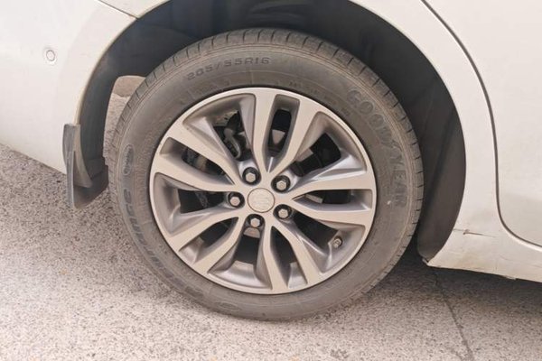 Buick GT 2018, 116100 км, за 6340 USD - фото 10