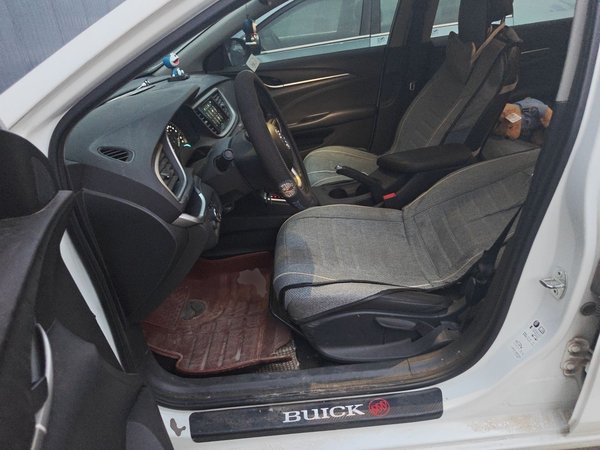 Buick GT 2019, 35200 км, за 6636 USD - фото 12