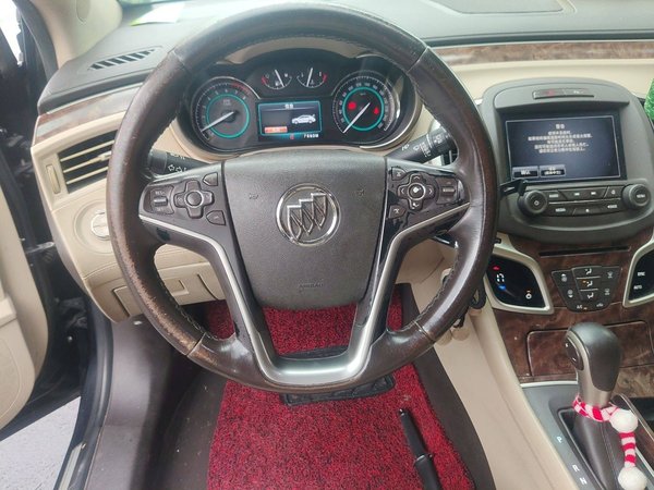 Buick LaCrosse 2013 2.4L SIDI Leading Comfort Version, 2013 года