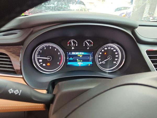 Buick LaCrosse 2016, 96800 км, за 6812 USD - фото 12