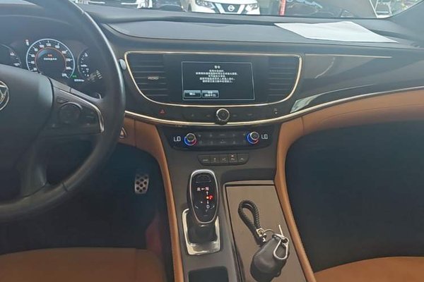 Buick LaCrosse 2016, 97899 км, за 10631 USD