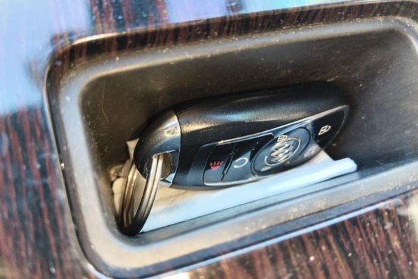 Buick LaCrosse 2018, 62800 км, за 11966 USD - фото 9
