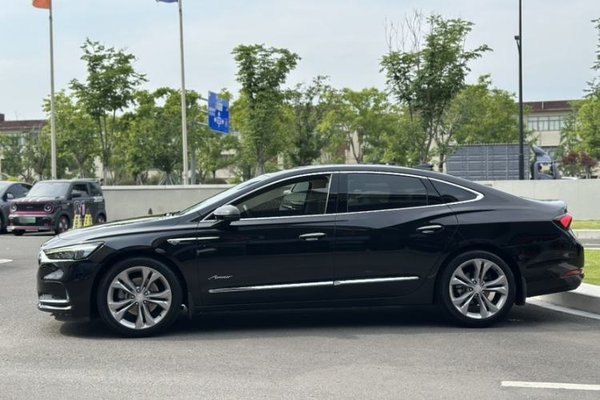 Buick LaCrosse 2022, 16100 км, за 22659 USD
