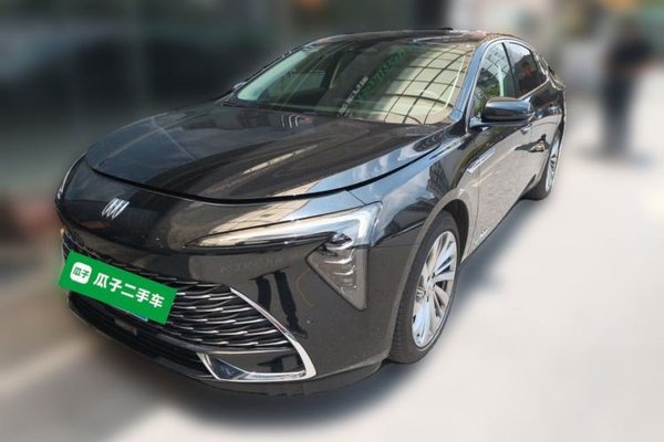 Buick LaCrosse · 2025 год