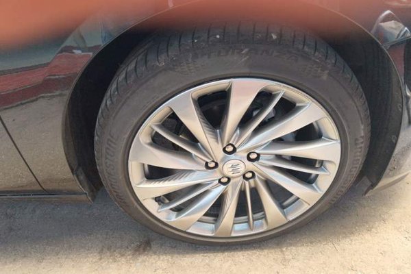 Buick LaCrosse 2025, 30099 км, за 24785 USD - фото 8