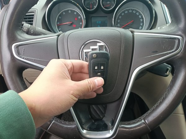 Buick Regal 2015, 155500 км, за 5504 USD - фото 12