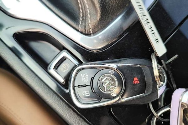Buick Regal 2019, 101600 км, за 9484 USD - фото 12