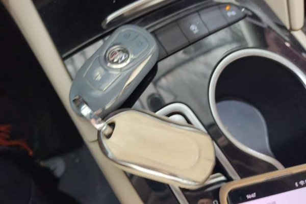 Buick Regal 2020, 114200 км, за 10540 USD - фото 12
