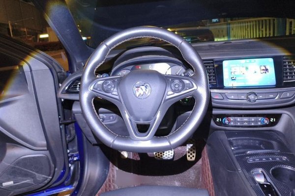Buick Regal 2020, 39100 км, за 13669 USD - фото 11
