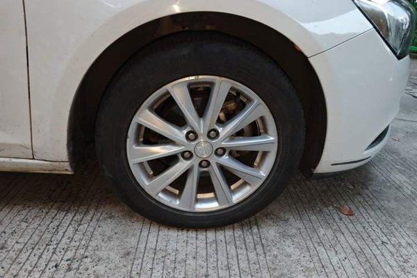 Buick Verano 2017, 103000 км, за 5978 USD