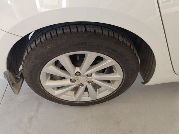 Buick Verano 2018, 64400 км, за 6118 USD - фото 11