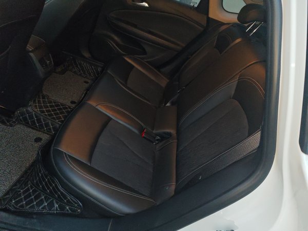 Buick Verano 2020, 52800 км, за 7797 USD - фото 9