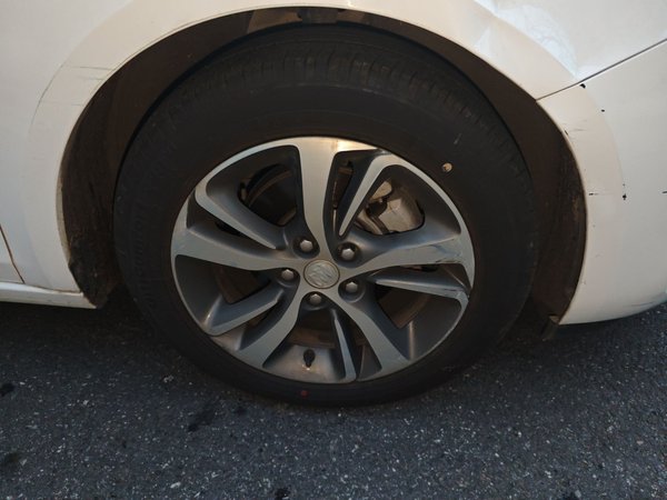 Buick Verano 2020, 52800 км, за 7797 USD - фото 8