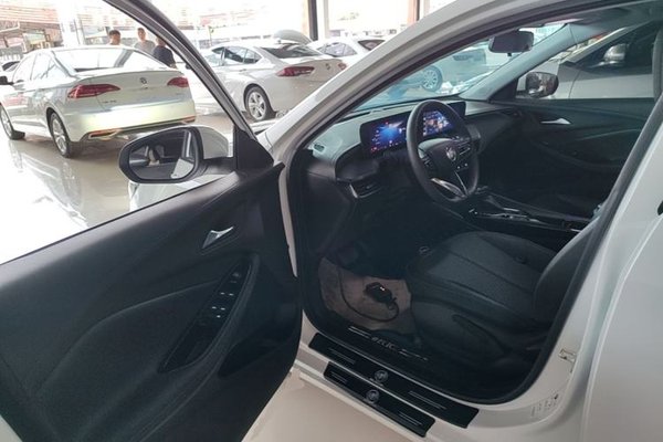 Buick Verano 2023, 16000 км, за 10674 USD - фото 19
