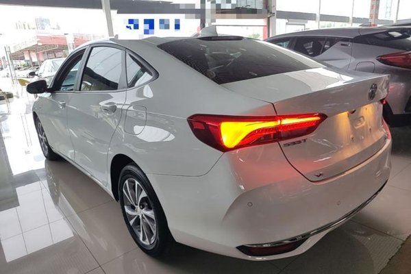 Buick Verano 2023, 16000 км, за 10674 USD