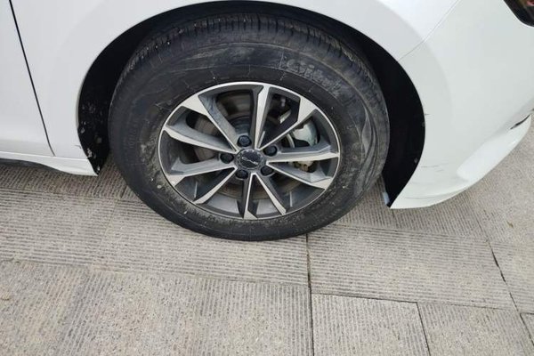 BYD Destroyer 05 2024, 12400 км, за 8518 USD - фото 8