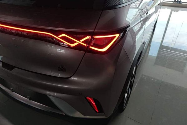 BYD Dolphin 2021, 23700 км, за 10726 USD - фото 14