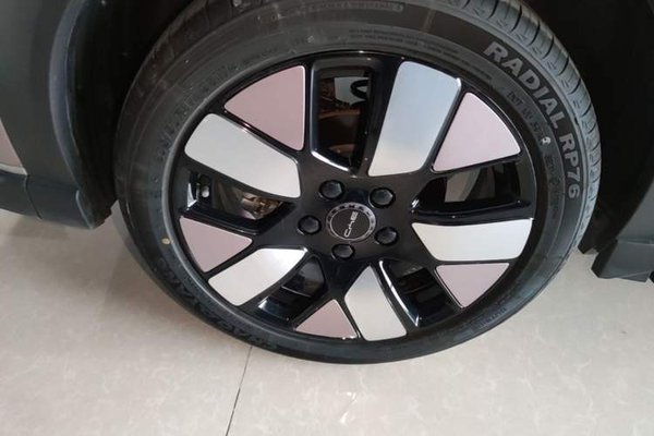 BYD Dolphin 2021, 23700 км, за 10726 USD - фото 16