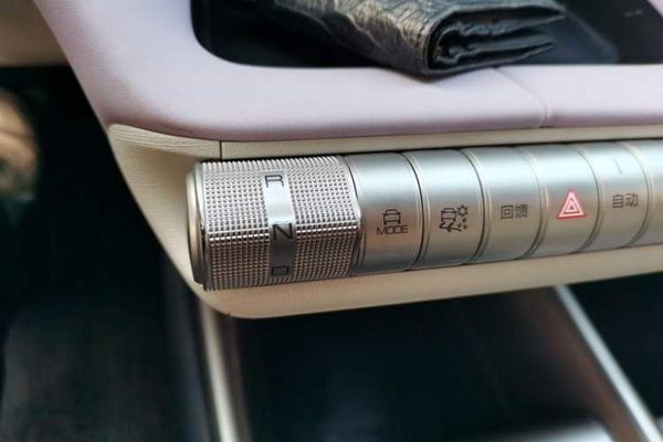 BYD Dolphin 2023, 63900 км, за 8141 USD - фото 14