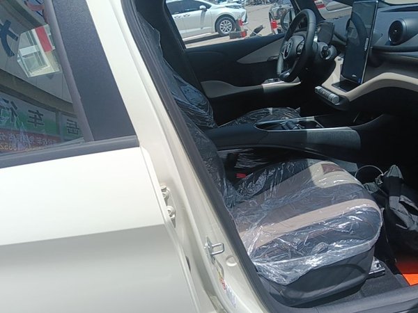 BYD Dolphin 2024, 300 км, за 13379 USD - фото 23